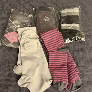 Amazon Essentials Women's Patterned Socks - Gray, Pink, Black